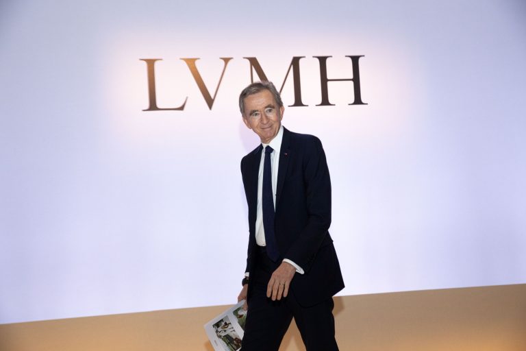 Bernard Arnault's Story in Empire Building 🌍 The Wolf in Cashemere Who Built LVMH into a $344 Billion Luxury Powerhouse 💰