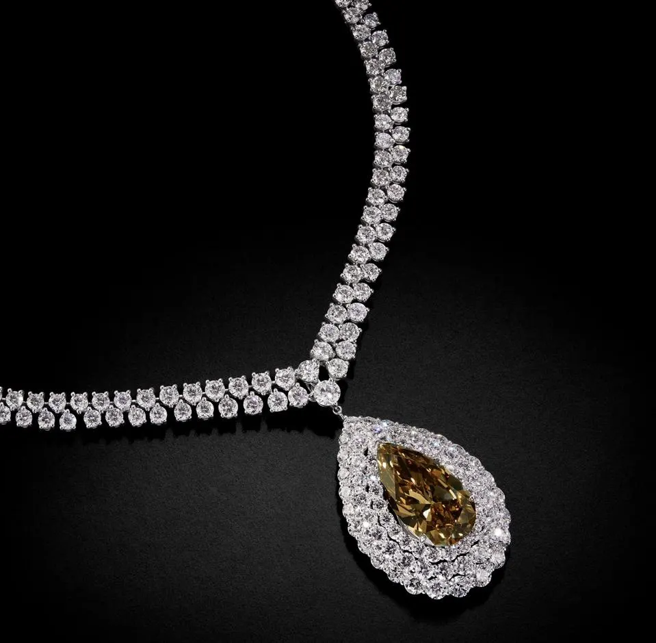 💍 The Hope Diamond: A Kaleidoscope of Beauty and Mystery 💙